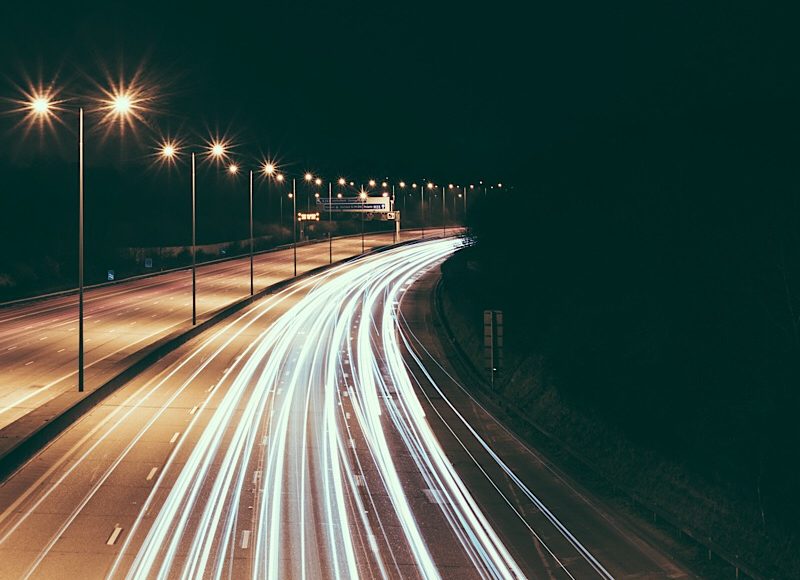 Trafikljus på natten