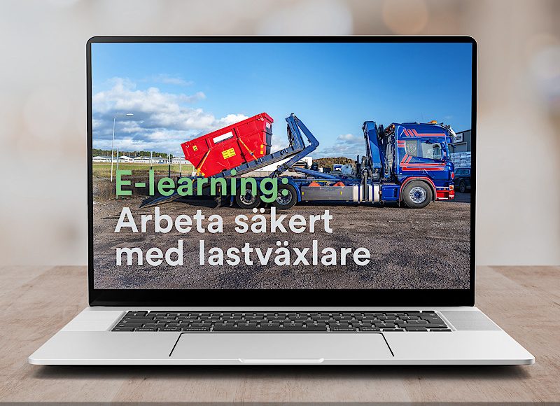 Bord med laptop på.