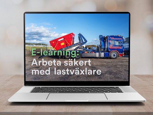 Bord med laptop på.