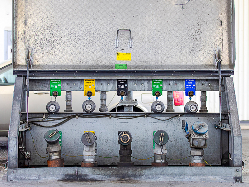 Skåp för lossning av drivmedel.